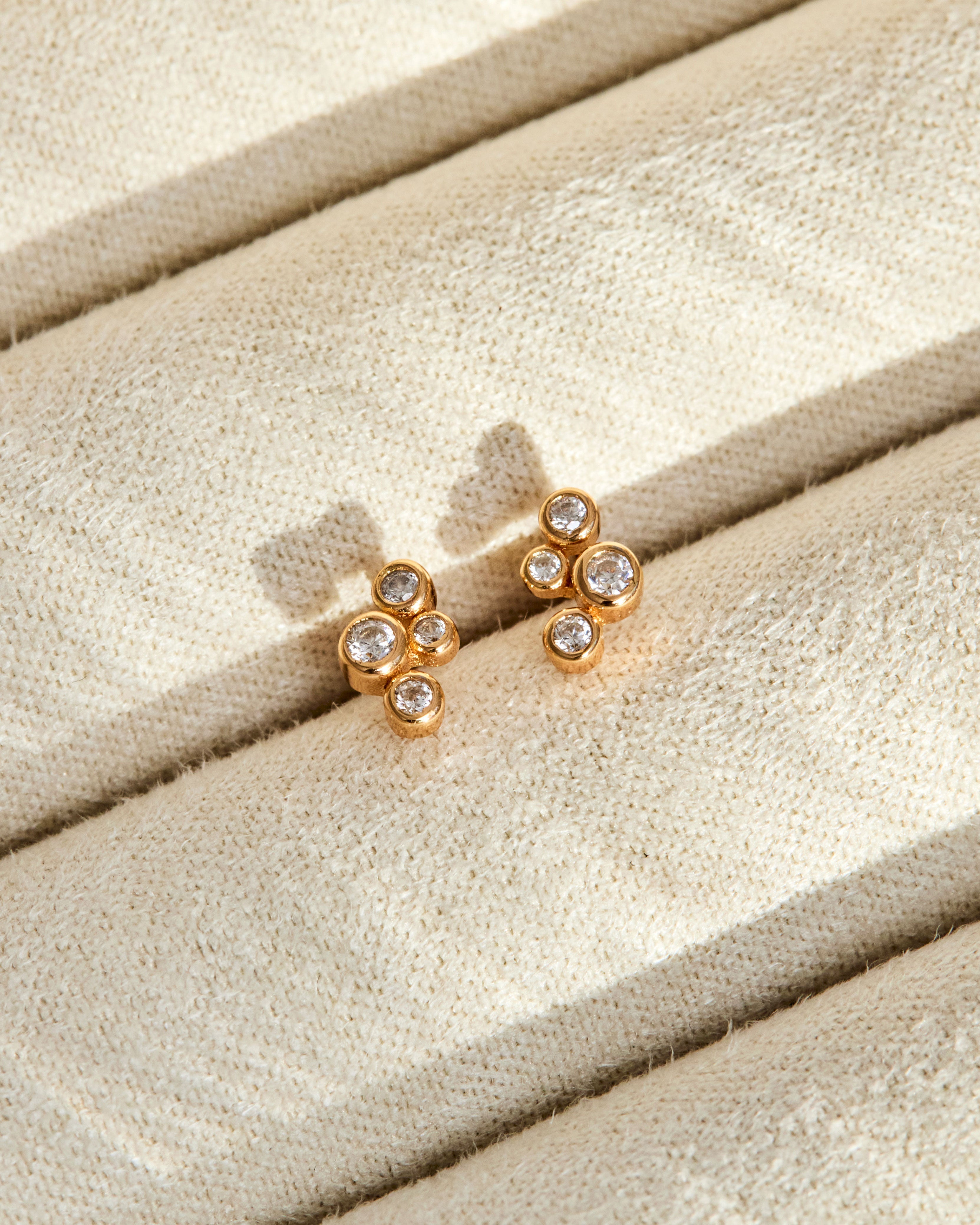 Clous d'oreilles - Doré champagne