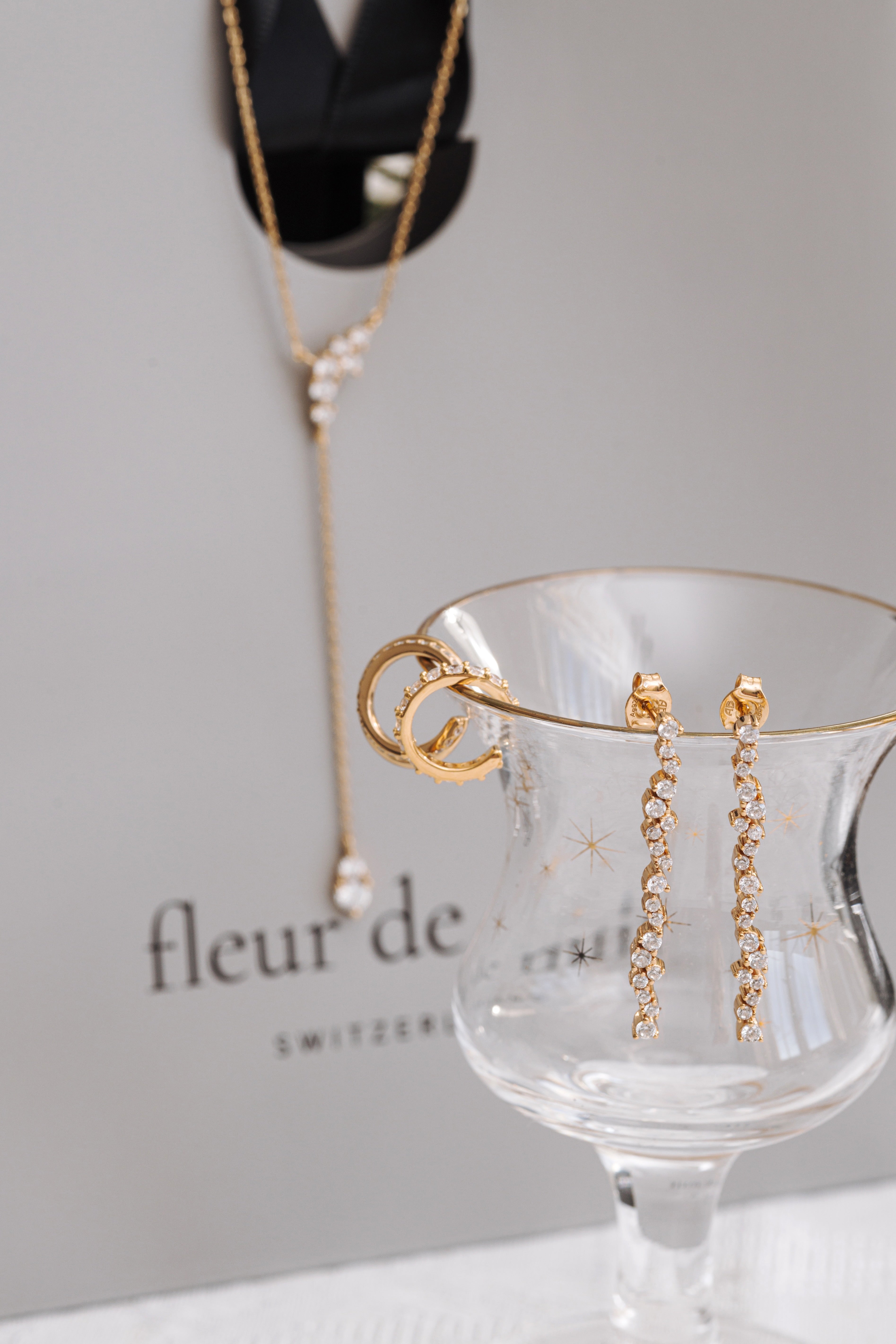 Clou d'oreille long Lucie (35mm) - Doré champagne